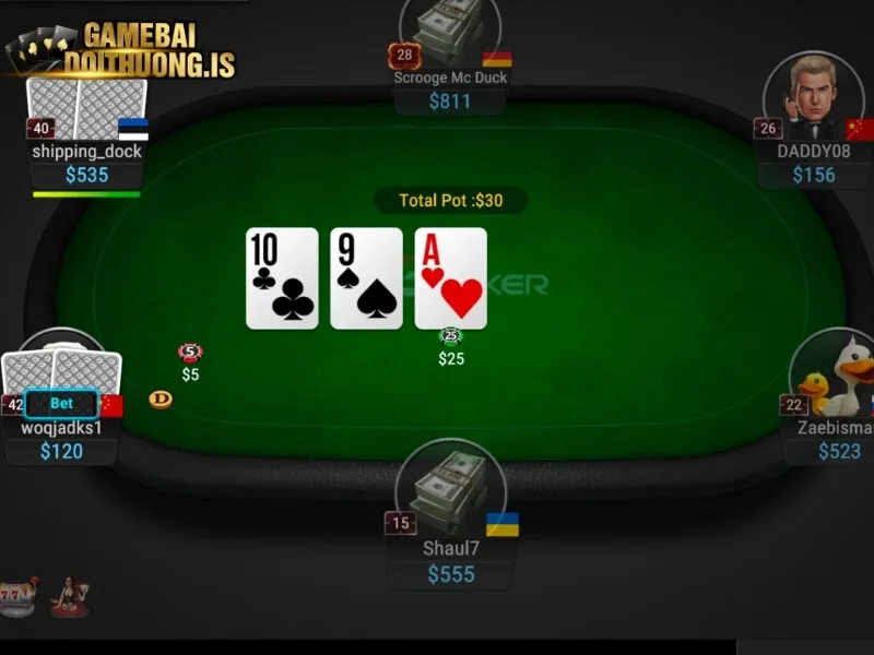 Vòng chơi thứ 2 chia các lá bài chung 